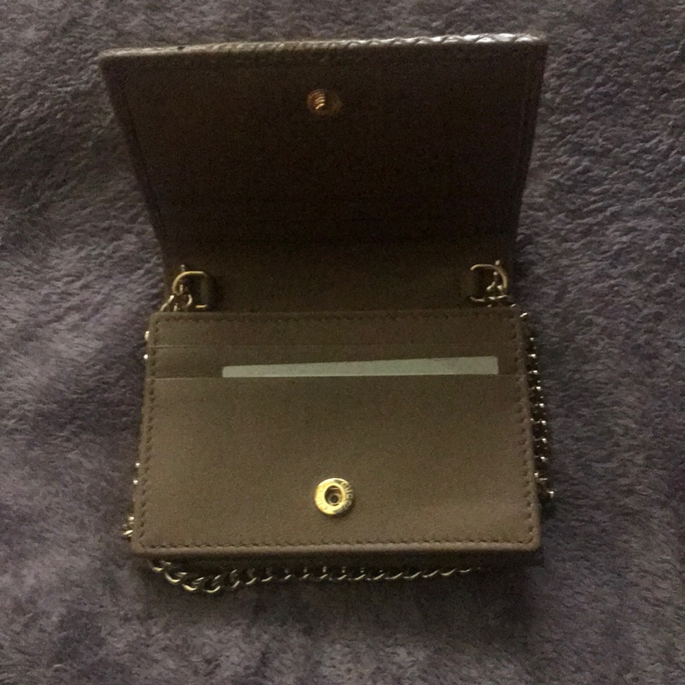 A tan mini handbag! - Picture 3 of 6